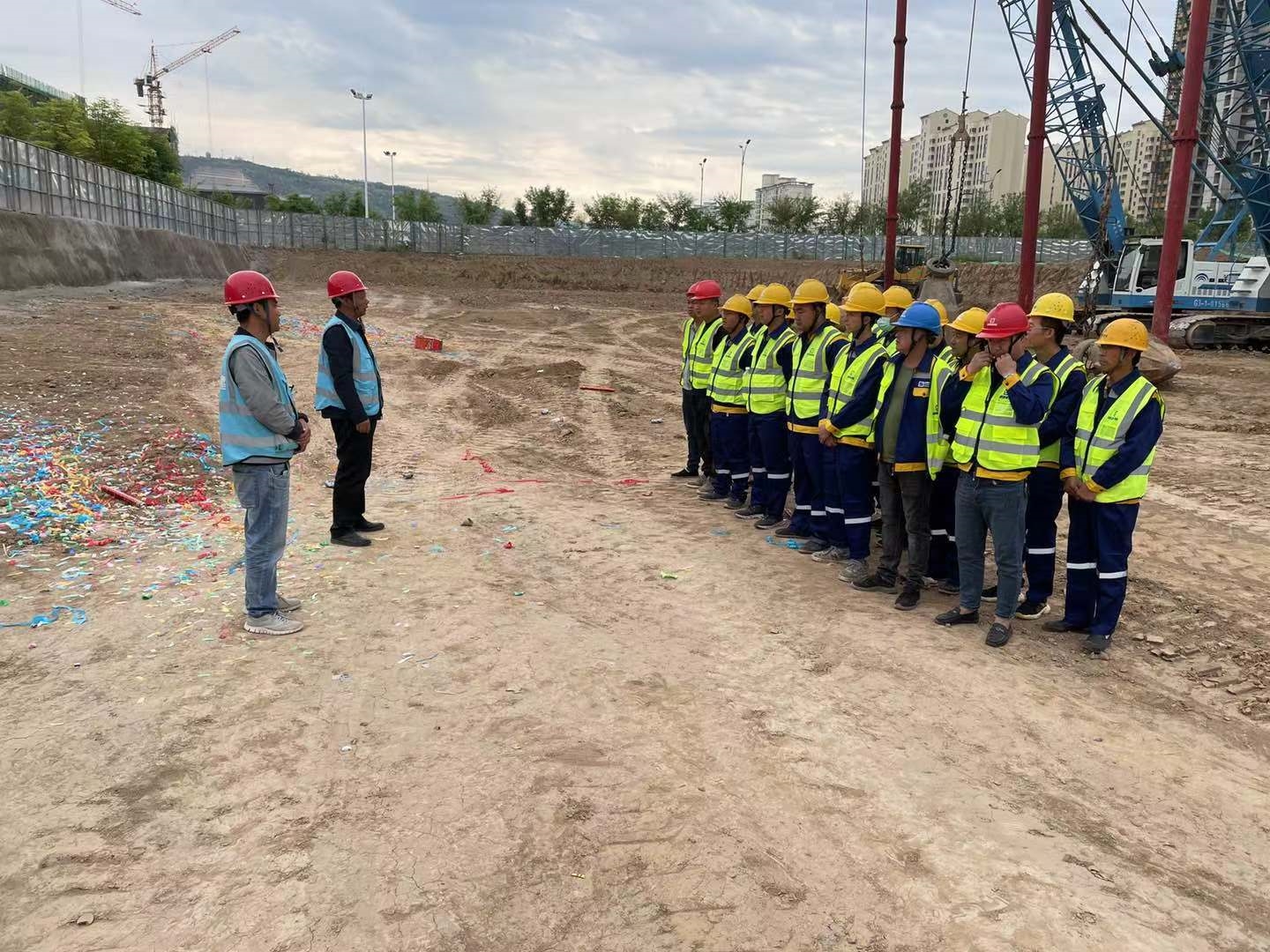 热烈庆贺宁县上河嘉苑目桩基工程开工！